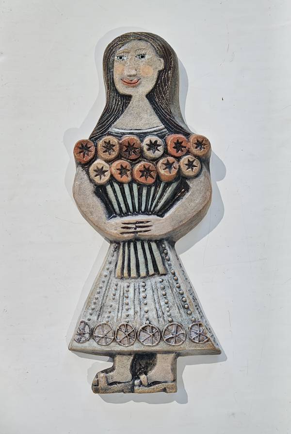 - a Ceramic by Hilke MacIntyre, measuring 20 x 8 cm (H x W) £75